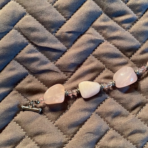 Lia Sophia polished pink quartz toggle closure bracelet 8” - Picture 3 of 7